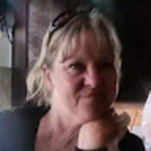 Meet your Posher, Debbie